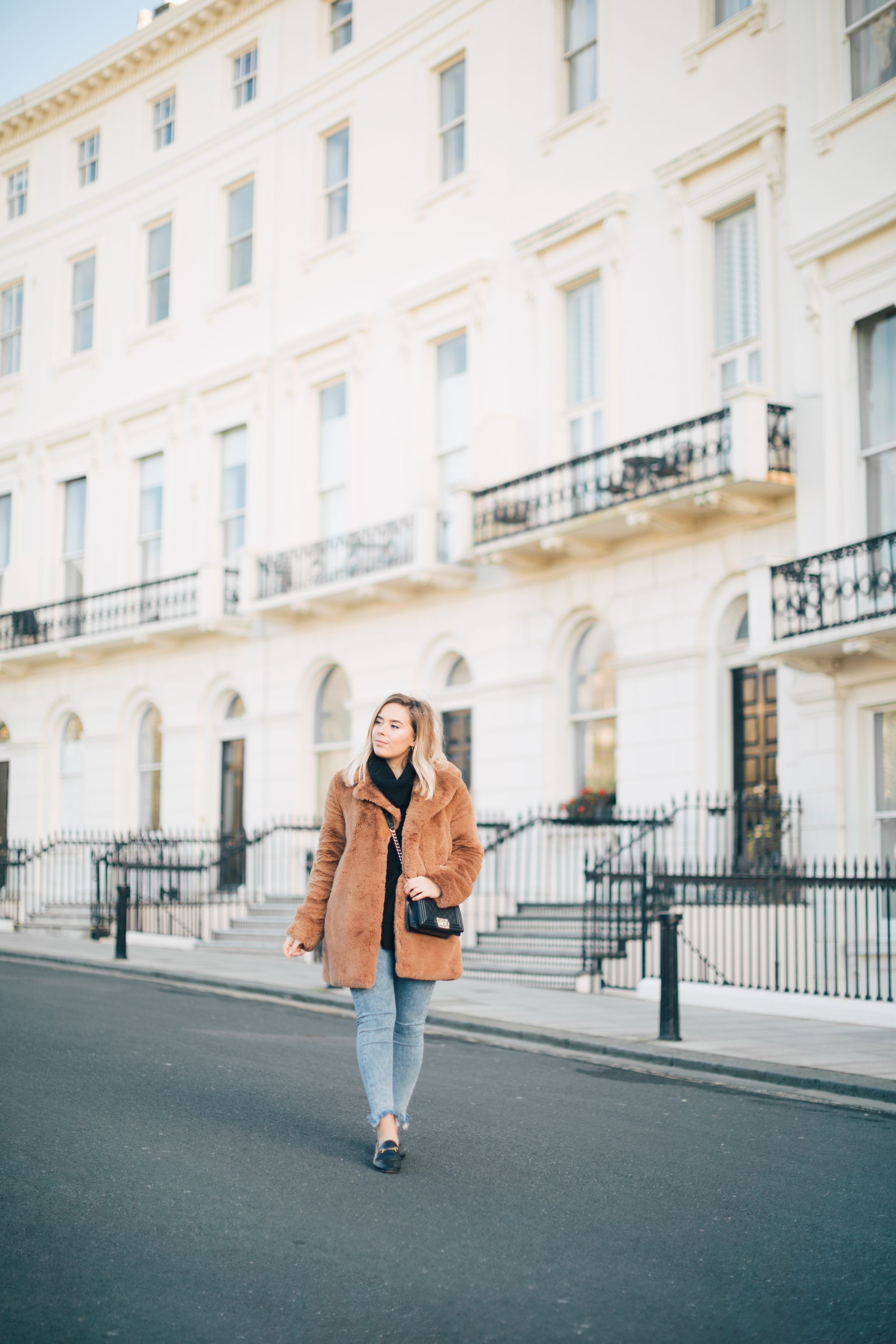 suzie-hello-october-teddy-coat-winter-outfit-chanel-bag-december-2017-1 suzie-hello-october-teddy-coat-winter-outfit-chanel-bag-december-2017-1